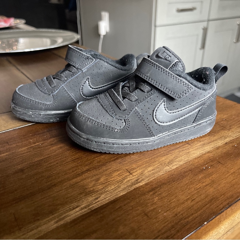 Nike Infant Shoes Court Borough low size 7C